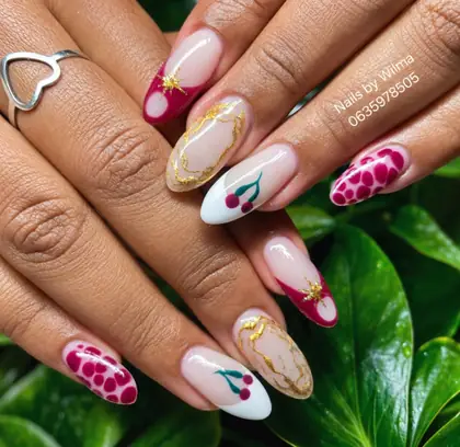 Colourful nails with floral details