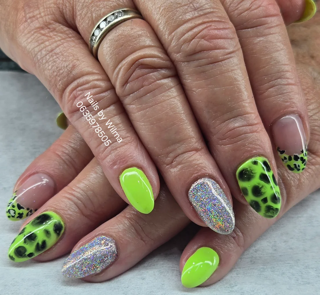 Beautiful nail art design by Wilma